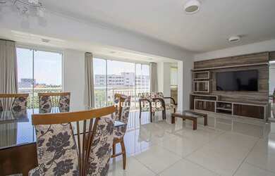 Imagem: O apartamento possui 3 Dormitórios, 3 Banheiros, 4 Vagas na