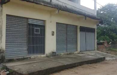 Imagem: A casa possui 4 Dormitórios, 4 Banheiros, 2 Vagas na garagem