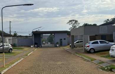 Imagem: A casa em condomínio possui 4 Dormitórios, 3 Banheiros, 173m²