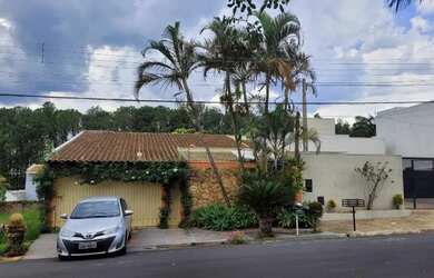 Imagem: A casa em condomínio possui 4 Dormitórios, 3 Banheiros, 2