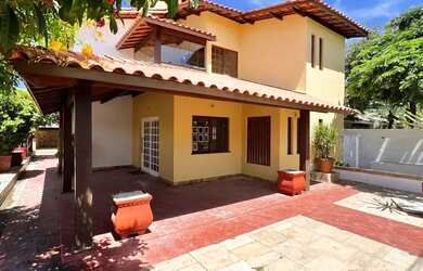 Imagem: A casa em condomínio possui 5 Dormitórios, 5 Banheiros, 5