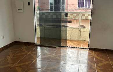 Imagem: A casa possui 3 Dormitórios, 2 Banheiros, 1 Vaga na garagem