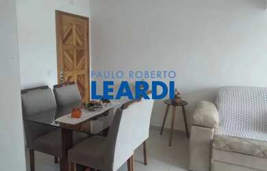 Imagem: O apartamento possui 2 Dormitórios, 1 Banheiro, 2 Vagas na