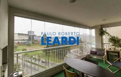 Imagem: O apartamento possui 3 Dormitórios, 4 Banheiros, 2 Vagas na