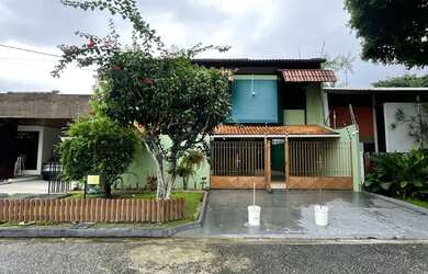 Imagem: A casa em condomínio possui 5 Dormitórios, 5 Banheiros, 5