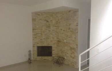 Imagem: A casa em condomínio possui 3 Dormitórios, 3 Banheiros, 2