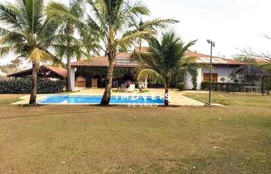 Imagem: A casa em condomínio possui 4 Dormitórios, 5 Banheiros, 2