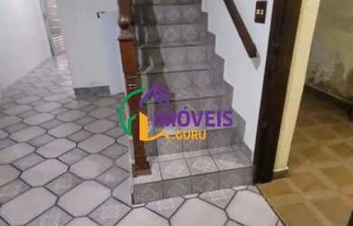 Imagem: A casa possui 3 Dormitórios, 2 Banheiros, 2 Vagas na garagem