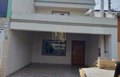 Imagem: A casa possui 2 Dormitórios, 2 Banheiros, 2 Vagas na garagem