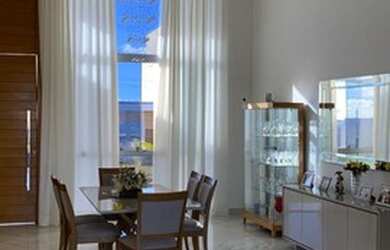 Imagem 4: Linda casa, 4 quartos, 2 su tes, piscina, 4 vagas, portaria 24 horas