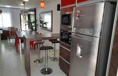 Imagem 5: Sobrado para venda tem 82 metros quadrados com 2 quartos em Centro - Garopaba - SC