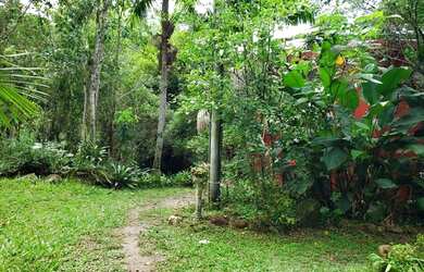 Imagem 2: Casa para venda possui 150 metros quadrados com 3 quartos em Encantada - Garopaba - SC