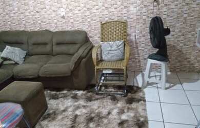 Imagem: A casa possui 2 Dormitórios, 1 Banheiro, 100m² de Área e