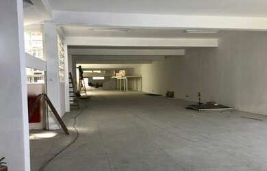 Imagem: O depósito possui 4 Vagas na garagem, 1.000m² de Área e