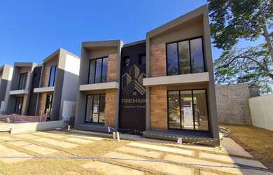 Imagem: A casa em condomínio possui 3 Dormitórios, 4 Banheiros, 2