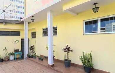 Imagem: A casa possui 2 Dormitórios, 2 Banheiros, 3 Vagas na garagem