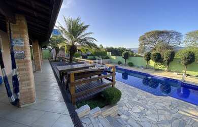 Imagem: A chácara possui 400m² de Área e está localizado em Araçariguama