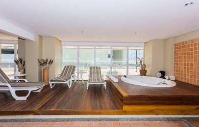 Imagem 10: MOBILIADO - Luxuoso apartamento ao lado do Aterro