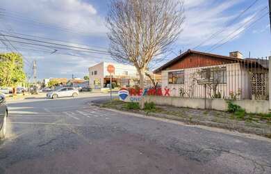 Imagem: O depósito possui 2 Vagas na garagem, 200m² de Área e está