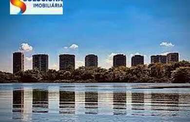 Imagem: A casa em condomínio possui 5 Dormitórios, 5 Banheiros, 4