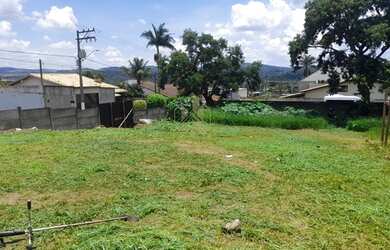 Imagem: O terreno possui 432m² de Área e está localizado em Loteamento