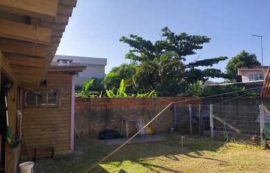 Imagem 6: Casa para venda possui 160 metros quadrados com 5 quartos em Centro - Garopaba - SC