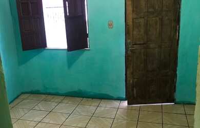 Imagem: A casa possui 2 Dormitórios, 1 Banheiro e está localizado