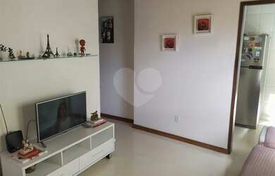 Imagem: O apartamento possui 3 Dormitórios, 2 Banheiros, 80m² de Área