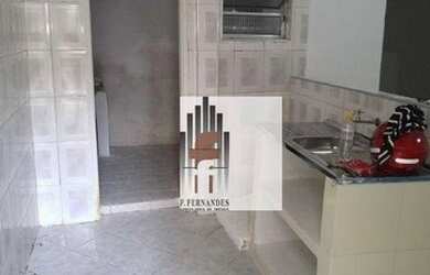 Imagem: A casa possui 2 Dormitórios, 1 Banheiro, 1 Vaga na garagem