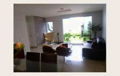 Imagem: A casa possui 3 Dormitórios, 3 Banheiros, 3 Vagas na garagem