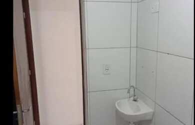 Imagem: O apartamento possui 2 Dormitórios, 1 Banheiro e 1 Vaga na