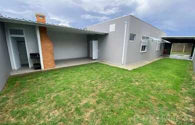 Imagem: A casa em condomínio possui 3 Dormitórios, 2 Banheiros, 4