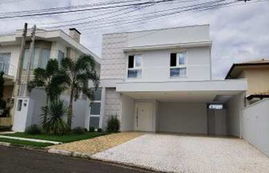 Imagem: A casa em condomínio possui 5 Dormitórios, 5 Banheiros, 2