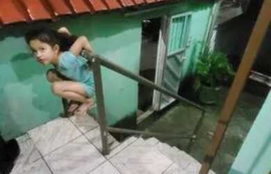 Imagem: A casa possui 3 Dormitórios, 2 Banheiros, 1 Vaga na garagem