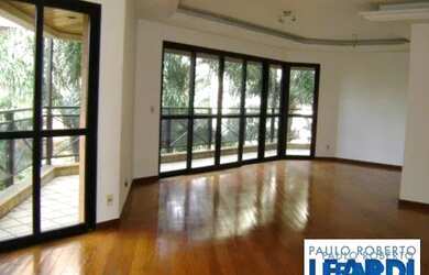 Imagem: O apartamento possui 4 Dormitórios, 4 Banheiros, 3 Vagas na