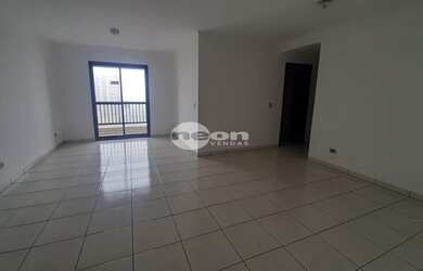 Imagem: O apartamento possui 3 Dormitórios, 1 Banheiro, 2 Vagas na