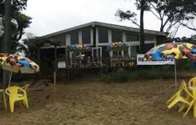 Imagem: A casa possui 2 Dormitórios, 2 Banheiros, 2 Vagas na garagem