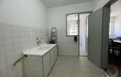 Imagem 2: Apartamento para venda com 58 metros quadrados com 2 quartos em Centro...