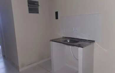 Imagem: A casa possui 1 Dormitório e 1 Banheiro e está localizado