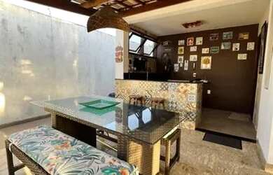 Imagem 13: A casa fica localizada em condomínio fechado em uma área nobre do Itaigara