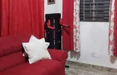 Imagem: A casa possui 3 Dormitórios, 2 Banheiros, 1 Vaga na garagem