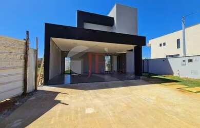 Imagem: A casa possui 3 Dormitórios, 4 Banheiros, 4 Vagas na garagem