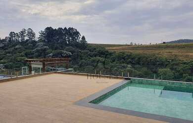 Imagem: A casa em condomínio possui 4 Dormitórios, 5 Banheiros, 4