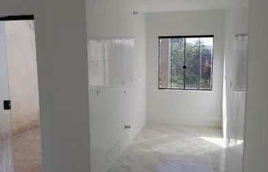 Imagem: A casa possui 2 Dormitórios, 1 Banheiro, 1 Vaga na garagem