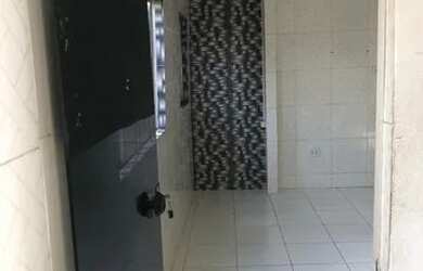 Imagem: A casa possui 2 Dormitórios, 1 Banheiro e está localizado