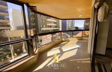 Imagem: O apartamento possui 4 Dormitórios, 5 Banheiros, 3 Vagas na