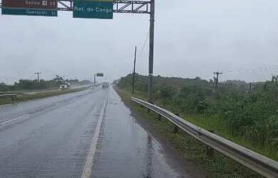 Imagem: A casa possui 1 Dormitório, 1 Banheiro e 1800m² de Área e