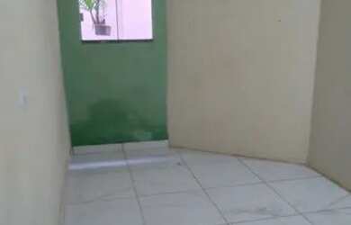 Imagem: A casa possui 2 Dormitórios, 1 Banheiro, 3 Vagas na garagem