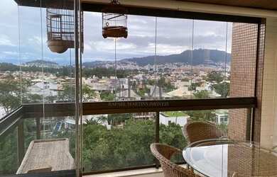 Imagem: O apartamento possui 3 Dormitórios, 1 Banheiro, 2 Vagas na