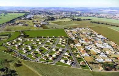 Imagem: O terreno possui 411m² de Área e está localizado em Jardim